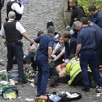 Britu parlamenta deputāts varonīgi centies glābt policista dzīvību