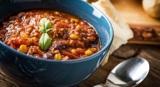 Sildoši sātīgais meksikāņu sautējums 'Chili con carne'