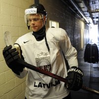 Latvijas hokejists Jekimovs paliek bez kluba