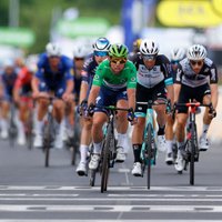 Polits uzvar 'Tour de France' 12. posmā; Skujiņam 63. vieta