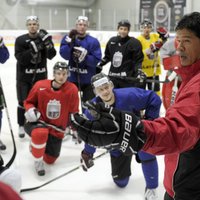 Latvijas hokeja izlases treniņiem pievienojies aizsargs Ralfs Freibergs