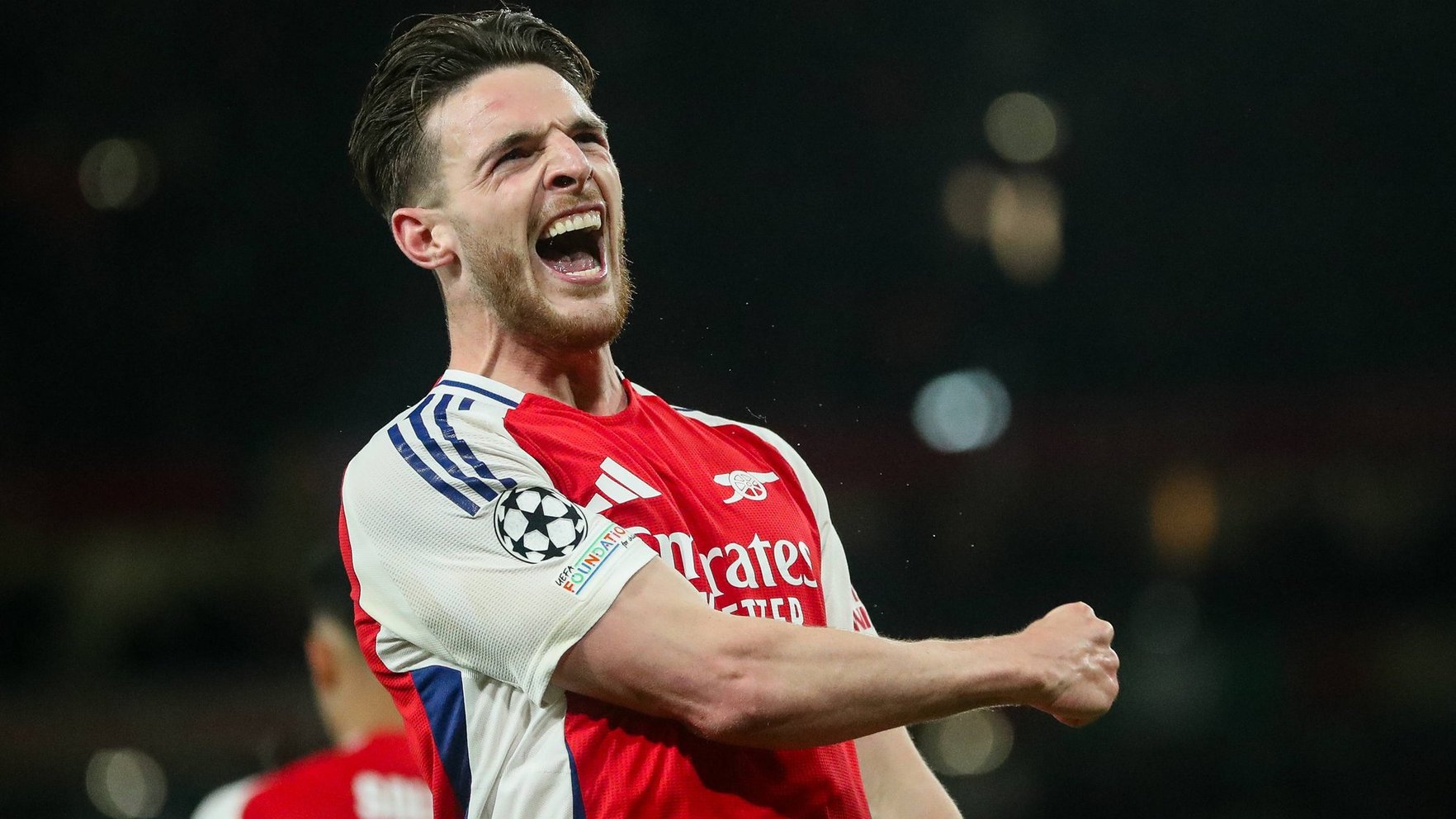 Londonas "Arsenal" nostāda bezdibeņa malā pašreizējos Čempionu līgas trofejas glabātājus