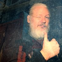 Основателя Wikileaks перевели в больничное отделение тюрьмы