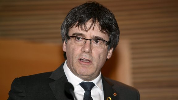 Carles Puigdemont, Karless Pudžedemons