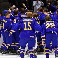 Zviedrijas hokejisti pirmo reizi triumfē pasaules U-18 čempionātā