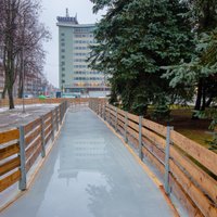 ФОТО. В Даугавпилсе откроется каток со специально сделанной ледовой дорожкой
