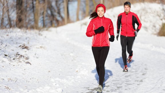 skriešana ziema sports fitness