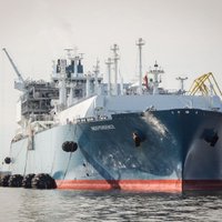 Эксперты: наибольшую выгоду Литве принес бы выкуп судна-терминала СПГ