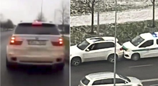 ВИДЕО: В Риге полицейский патрульный автомобиль врезался во внедорожник BMW