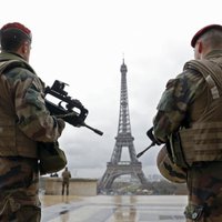 Francijā aizturēti seši cilvēki par uzbrukuma plānošanu Makronam