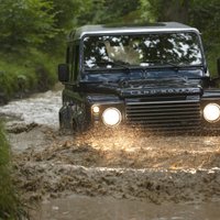 'Land Rover' modernizējis 'Defender' modeli