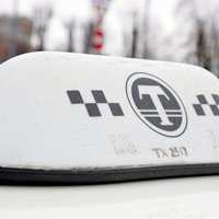 Rīgā ierobežos taksometru iebraukšanu Vecrīgā un piemēros gada nodevu 300 eiro apmērā