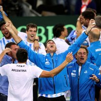 Argentīnas tenisistus pēc triumfa Deivisa kausā agri no rīta pārsteidz dopinga kontrolieri