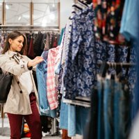 Apģērbu iegāde izpārdošanu trakumā – kā neapjukt un atrast sev piemērotāko