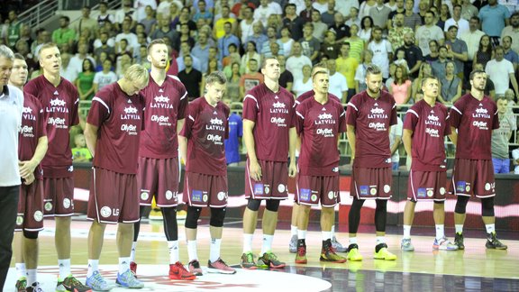 Latvijas basketbola izlase pārbaudes spēlē apspēlē Slovēniju - 1