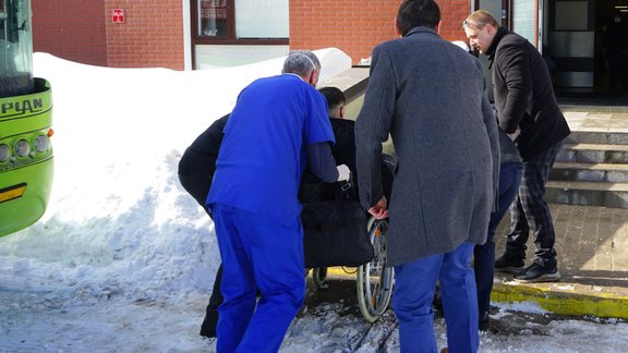 Rīgas Austrumu klīnisko universitātes slimnīcu jau trešo reizi atvesti Ukrainas karā smagi cietušie karavīri - 20