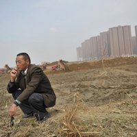 Ķīnas valdība zemniekiem rekomendē 'idiotu drošus' viedtālruņus