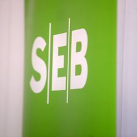 Studiju un studējošo kredītus ar valsts galvojumu turpinās izsniegt 'SEB banka'