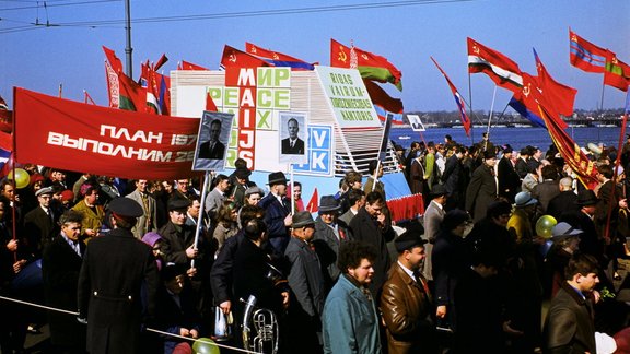 1962. gads: 'Viena diena Ivana Deņisoviča dzīvē', Kubas raķešu krīze un slinkums