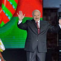 Lukašenko: Lietuvai un Baltkrievijai kopīgi jādomā, kā ekspluatēt Astravjecas AES