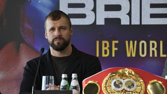 Bokss, preses konference: Mairis Briedis - Arturs Mans