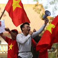 Vjetnamā protestētāji dedzina ķīniešu ražotnes