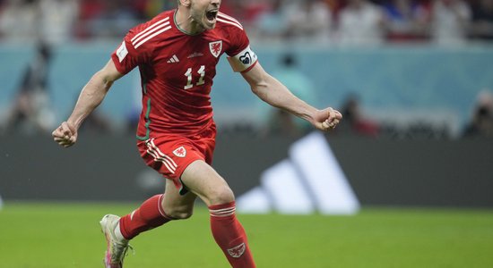 Velsas futbola zvaigzne Beils turpinās karjeru izlasē un nākamgad varētu spēlēt Rīgā
