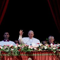 Romas pāvests Lieldienu vēstījumā aicina uz mieru un brālību