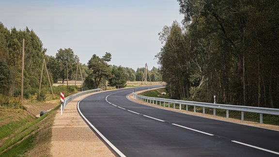 pārbūvēts reģionālā ceļa posms no Iesalkājas līdz Umurgai