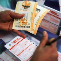 Продавец вернул клиенту лотерейный билет на миллион долларов