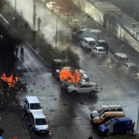 Foto: Sprādzienā un apšaudē Izmirā miruši četri cilvēki