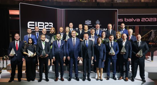 Prezidents 'Eksporta čempiona' balvu pasniedz 'Latvijas Finierim'