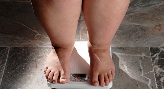 Cilvēki ar lieko svaru biežāk izmanto atvaļinājumu slimības dēļ