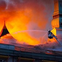 Rīgas pils ugunsgrēks: Kā naktī uz 21.jūniju cīnījās ar liesmām. Teksta tiešraides arhīvs