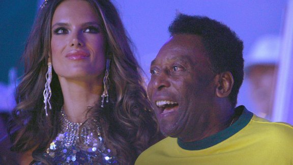 Pele atguvis veselību un humora izjūtu - sola gatavoties Rio Olimpiādei Pele atguvis veselību un humora izjūtu - sola gatavoties Rio Olimpiādei