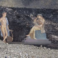 Pompejos jauns atklājums – dzīru zāle un freskas ar sengrieķu mītu personāžiem