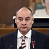 Saeimas komisija lems par divu deputātu pilnvaru apstiprināšanu