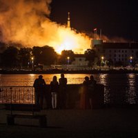 Tuvākajā laikā sola atklāt aizdomās turamos Rīgas pils ugunsgrēkā