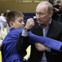 Путин советует критикам Универсиады попробовать "Виагру"