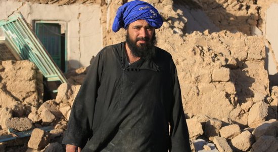 Число жертв землетрясения в Афганистане превысило 2400 человек