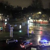 Francijas pilsētā Rubē ķīlnieku krīze ar ievainotajiem; uzbrucēji neesot teroristi