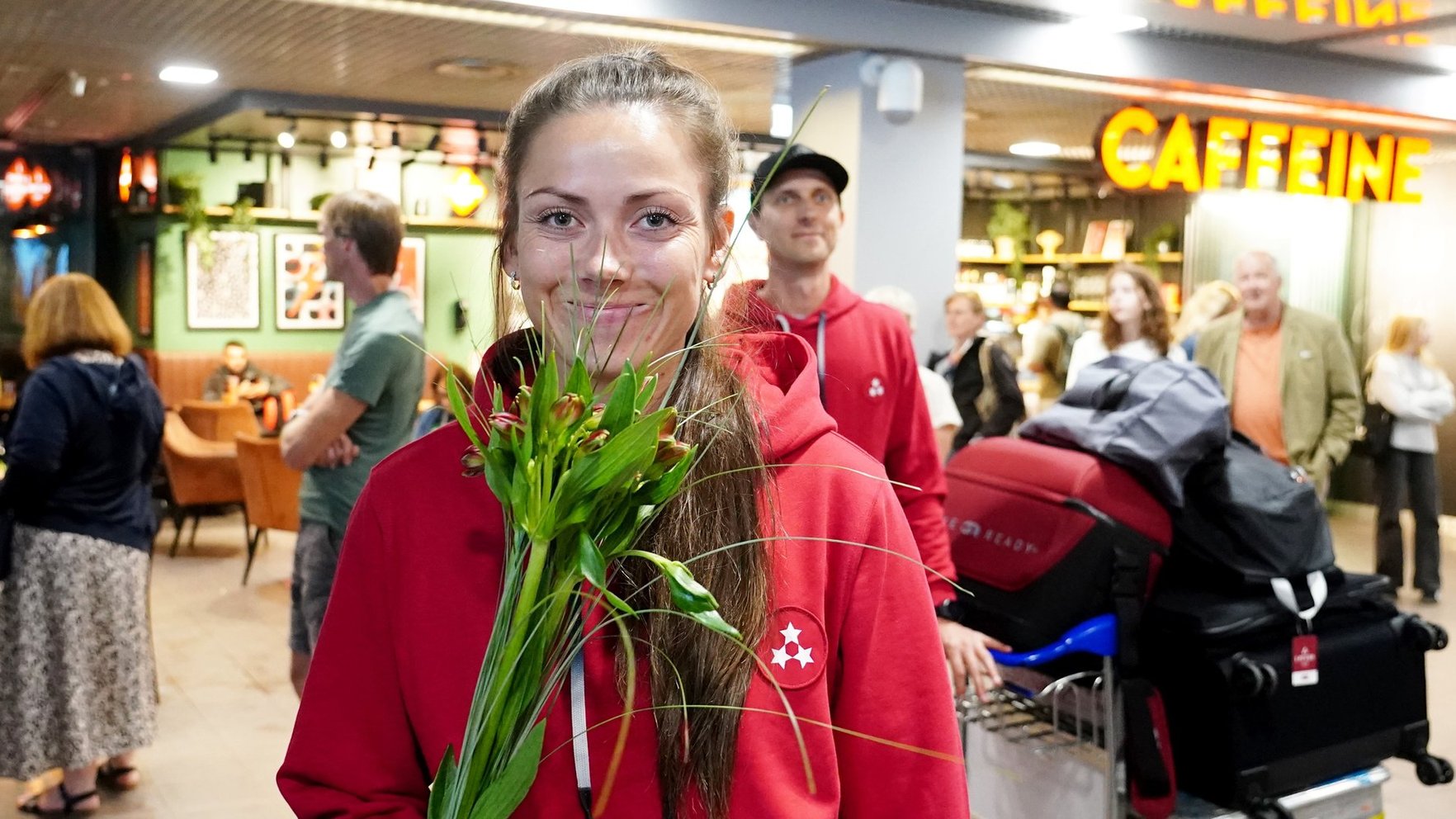 Foto: Rīgā sagaidīti pēdējie Parīzē palikušie Latvijas olimpieši