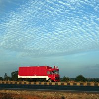 Тысячи грузовиков и полуприцепов освободят от налога