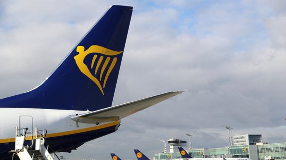 Ryanair создает базу в Рижском аэропорту: появится много новых прямых маршрутов Ryanair создает базу в Рижском аэропорту: появится много новых прямых маршрутов