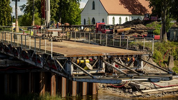 pagaidu tilta pār Salacu būvniecība Salacgrīvā