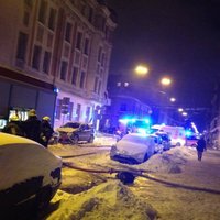 Rīgā dzīvojamajā ēkā izcēlies ugunsgrēks; izglābti trīs cilvēki