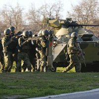 Krievijas armija iebrūk Ukrainas gaisa spēku bāzē pie Sevastopoles