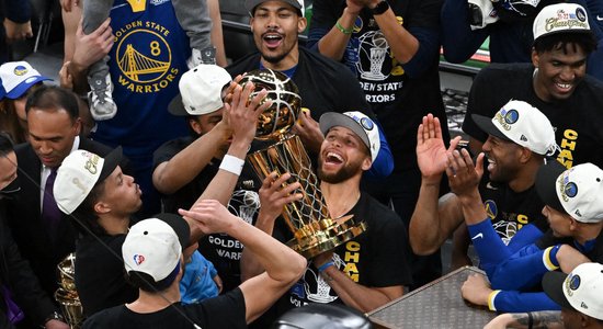 'Warriors' ceturto reizi astoņos gados kļūst par NBA čempioniem