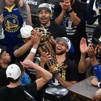 'Warriors' ceturto reizi astoņos gados kļūst par NBA čempioniem