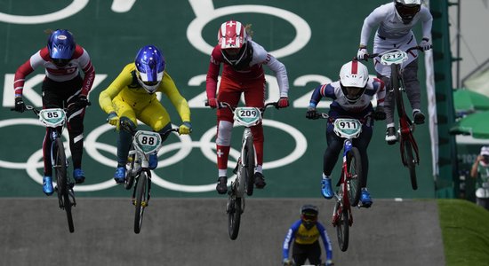 Latvijas BMX braucēji Tokijas olimpiskajās spēlēs nepārvar ceturtdaļfinālu